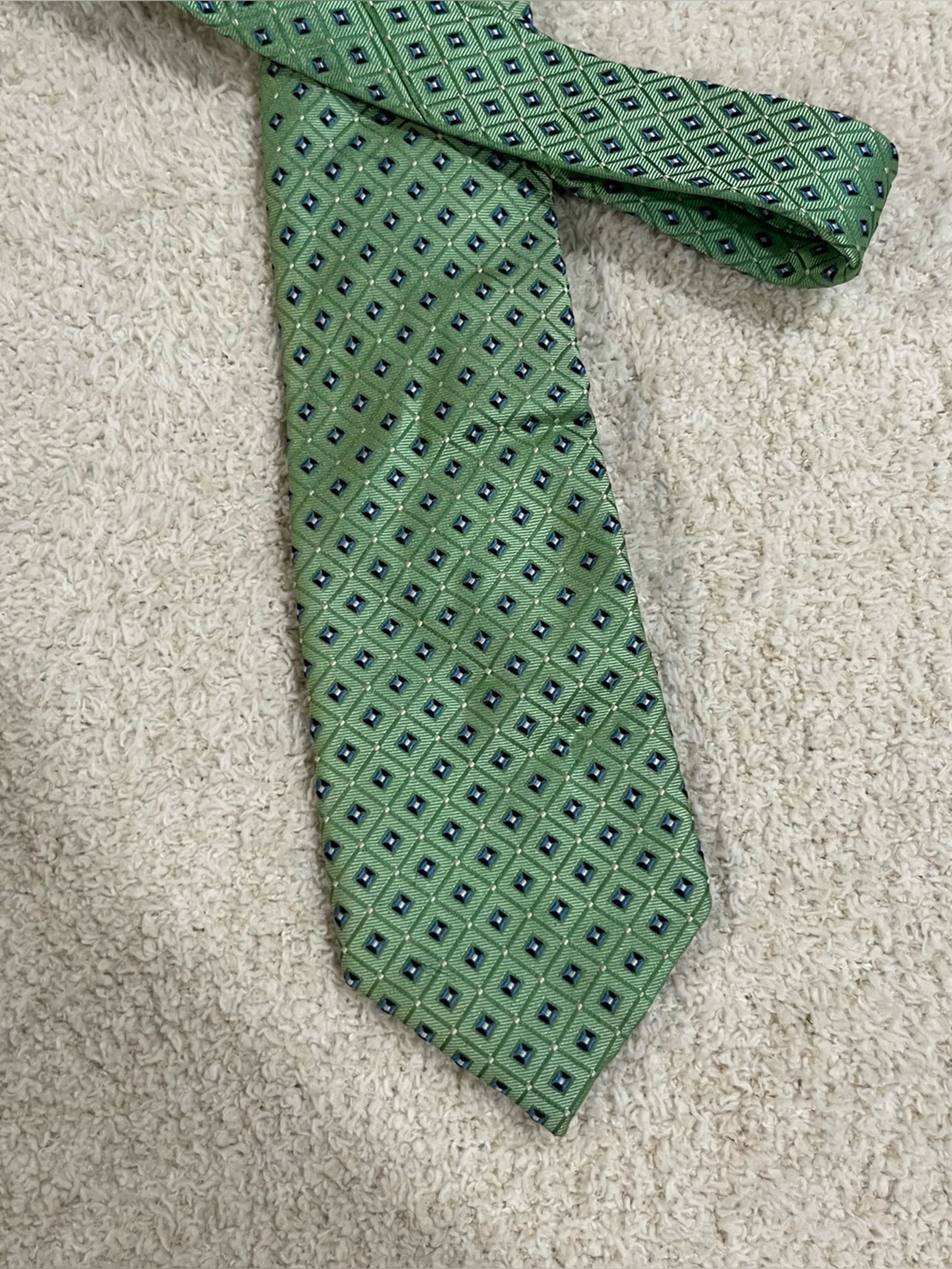 Nautica Green Geometric 100% silk Tie with Navy Accents